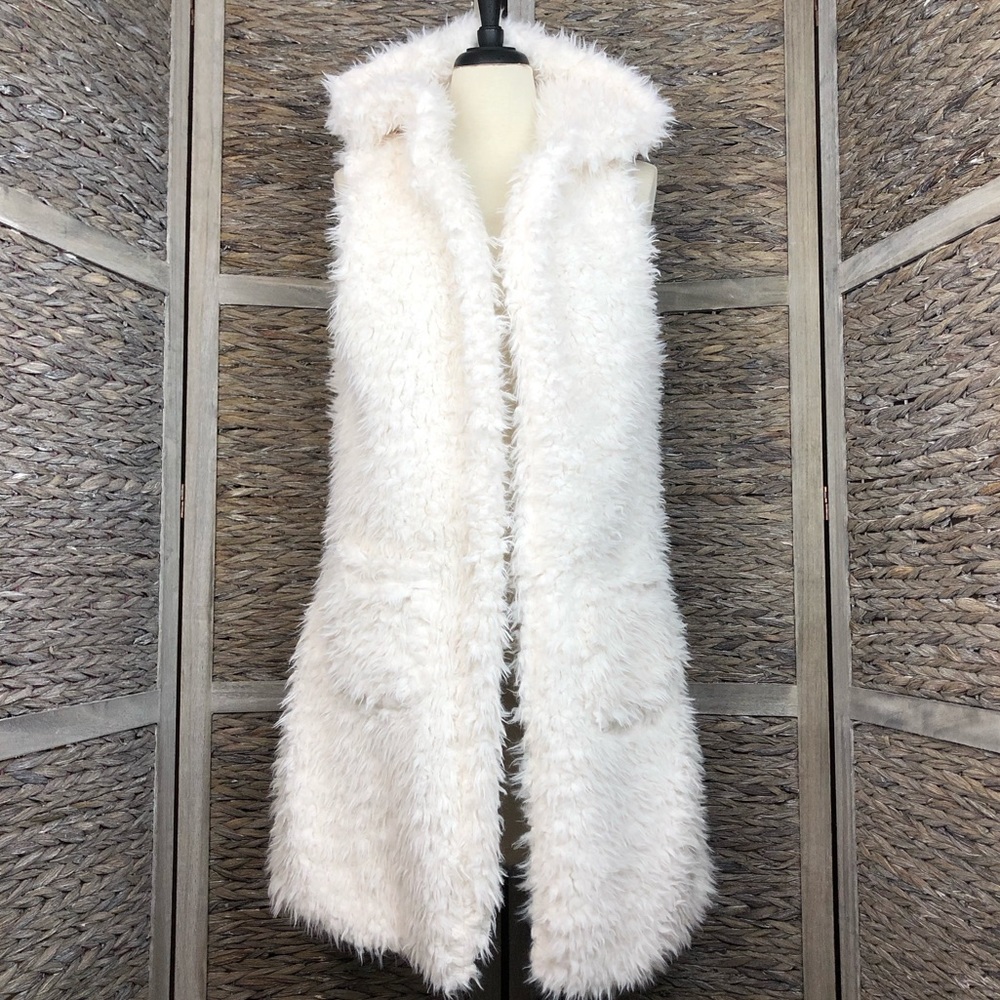 White Faux Fur Hooded Vest With Pockets gifts - Picture 4 of 8